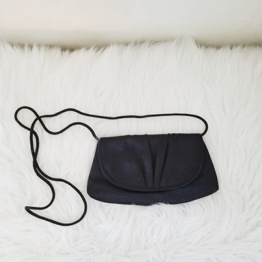 La Regale women's clutch